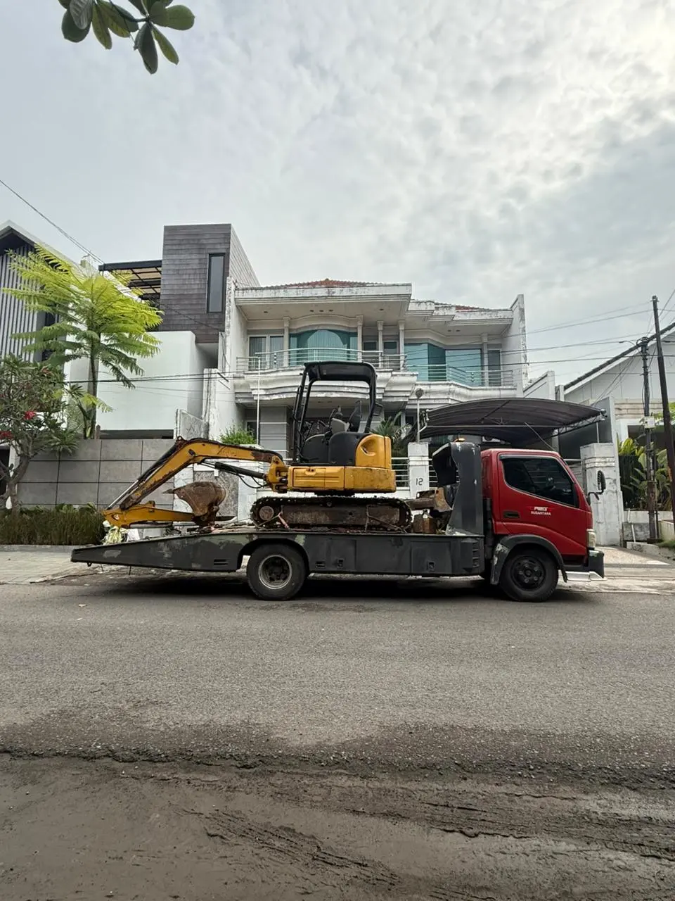 Towing Alat Berat Ngoro Mojosari